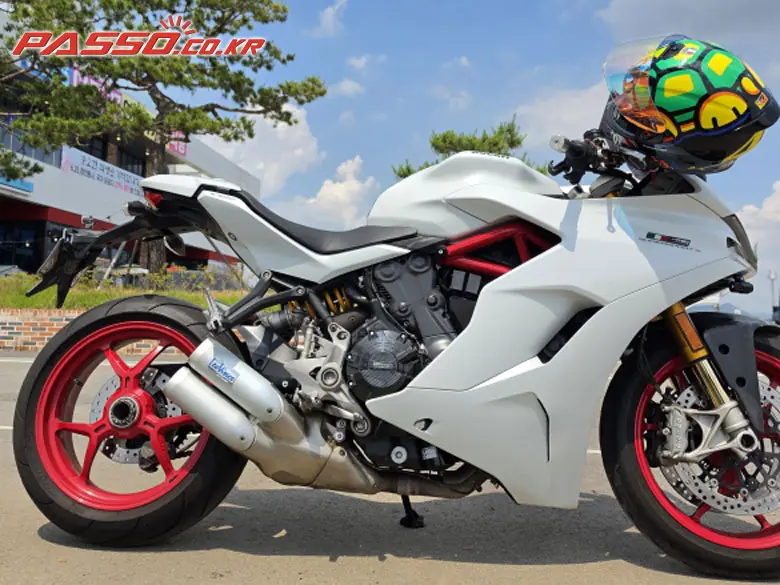 Ducati Supersport 950 S
