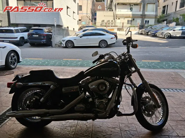 Harley-Davidson Dyna Super Glide Custom