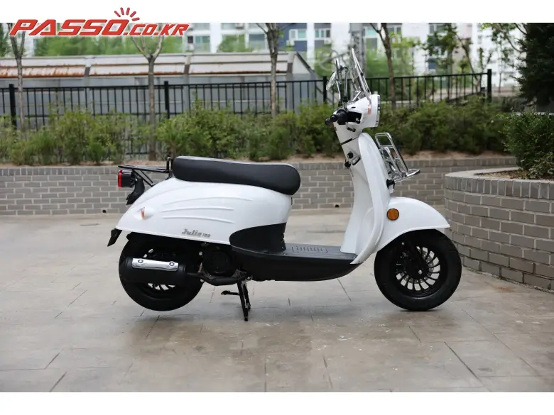 Chakhan Scooter Juli 125