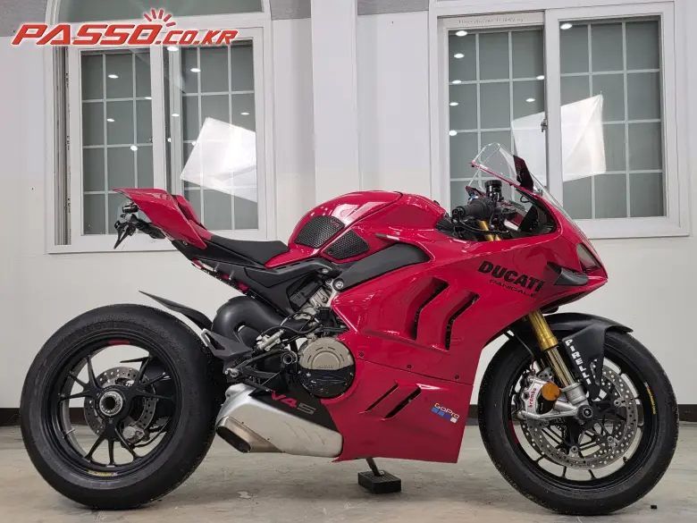 Ducati Panigale V4 S