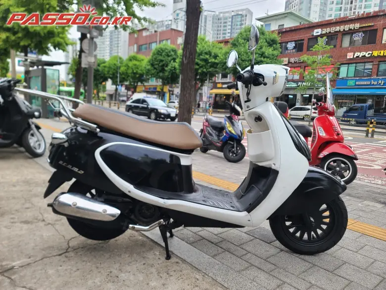 DNA Motors / Daelim Aroma 125