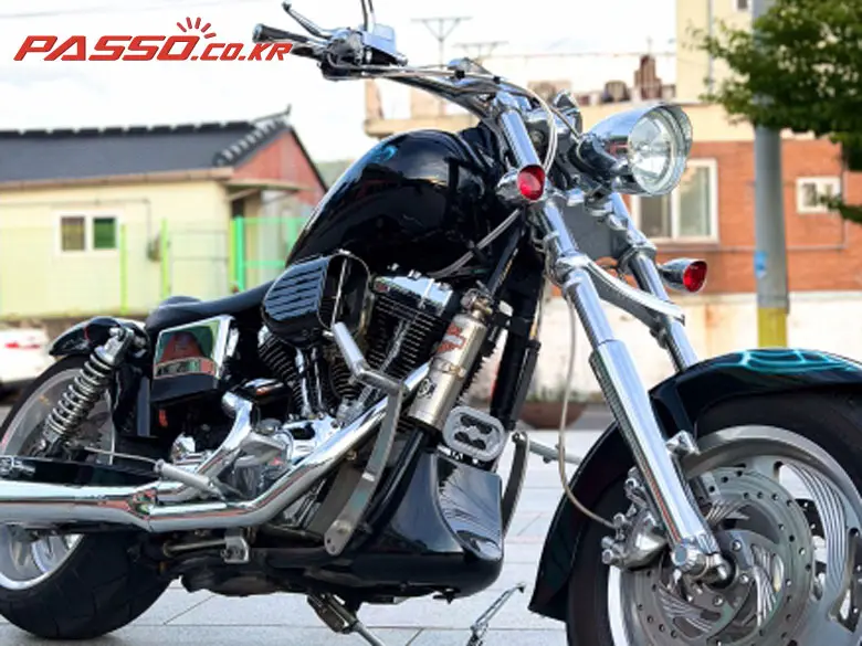 Harley-Davidson Dyna Super Glide Custom