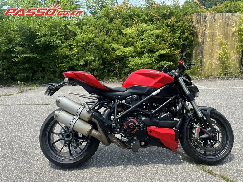 Ducati Streetfighter S