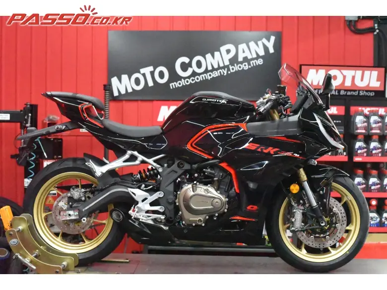 QJMotor SRK 421 RR