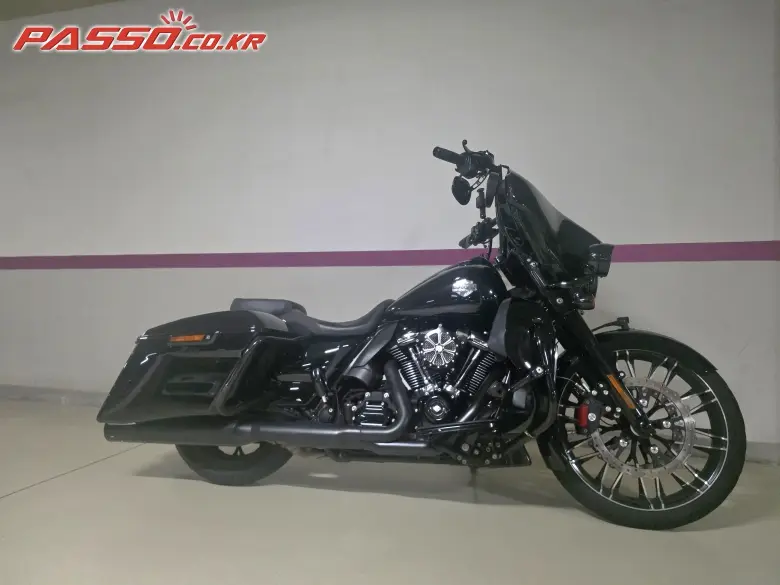Harley-Davidson Street Glide Special