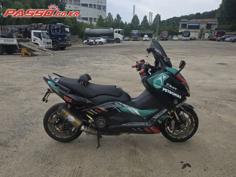 Yamaha TMAX 530