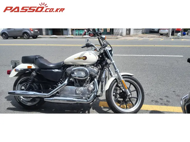 Harley-Davidson 883 Low