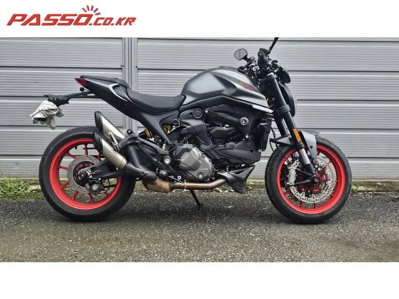 Ducati Monster 937