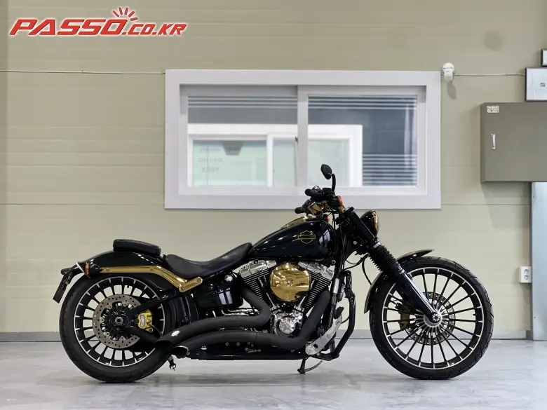 Harley-Davidson Breakout