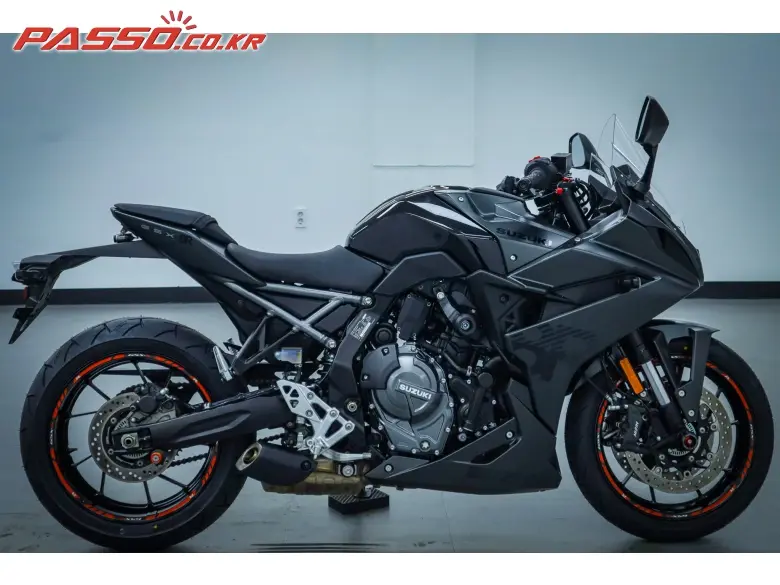Suzuki GSX 8 R