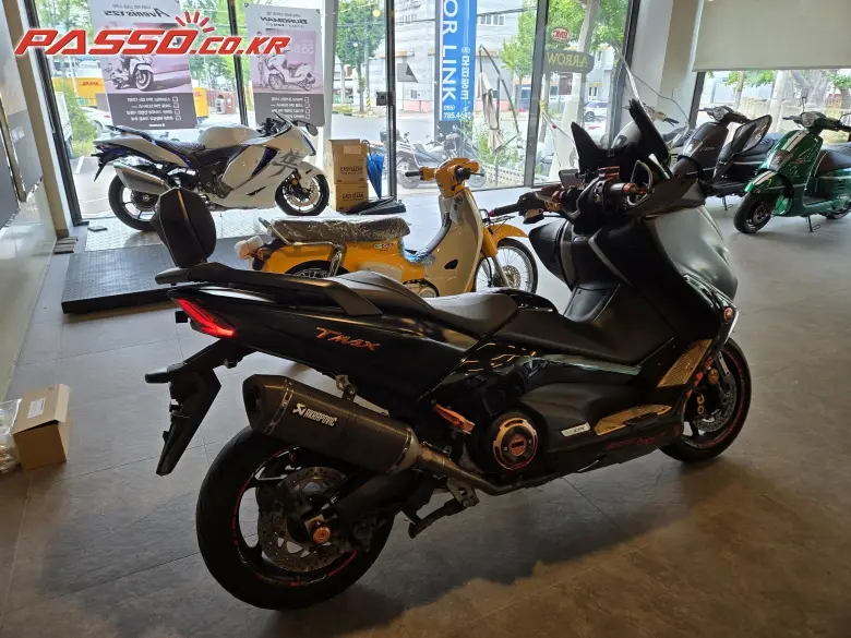 Yamaha TMAX DX
