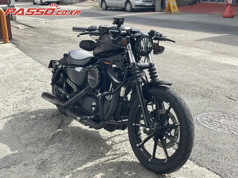 Harley-Davidson 883