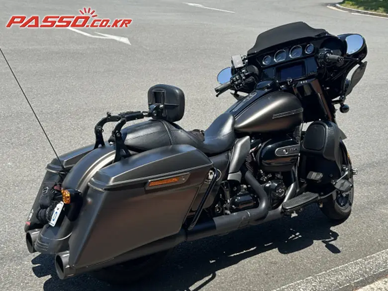 Harley-Davidson Street Glide Special