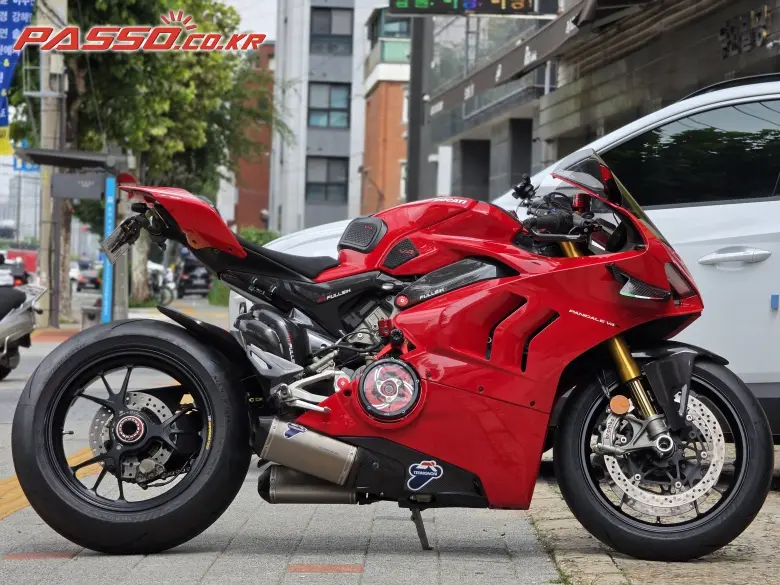 Ducati Panigale V4 S