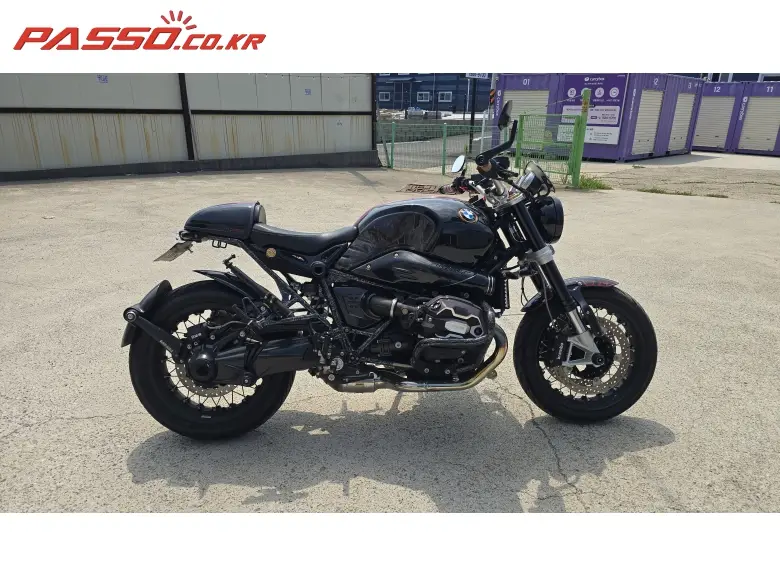 BMW R Nine T