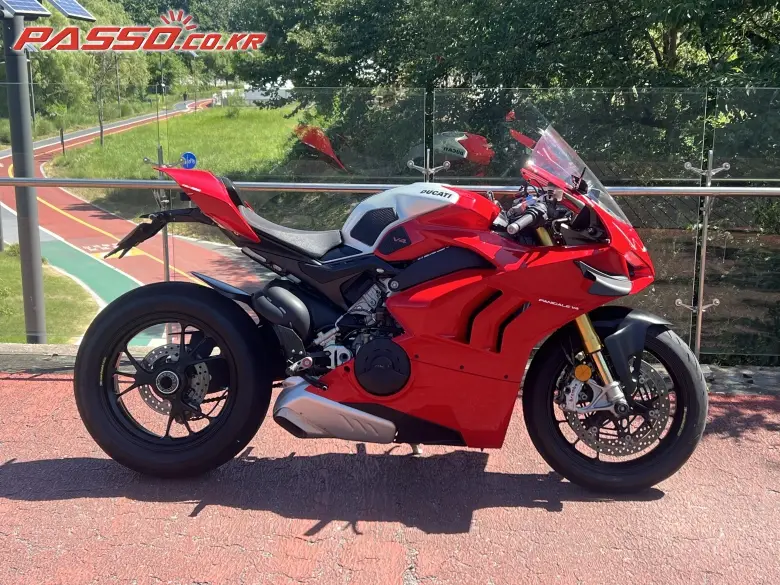 Ducati Panigale V4 S