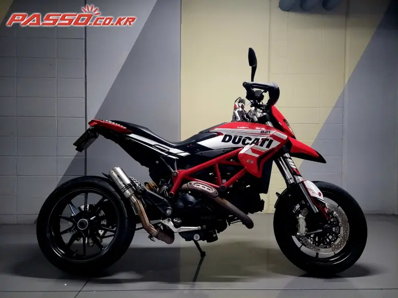 Ducati Hypermotard 821