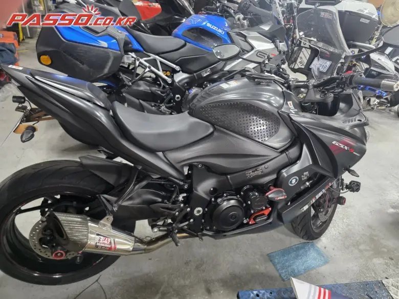 Suzuki GSX S 1000 F