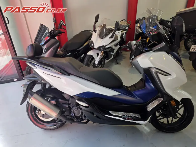 Honda Forza 300