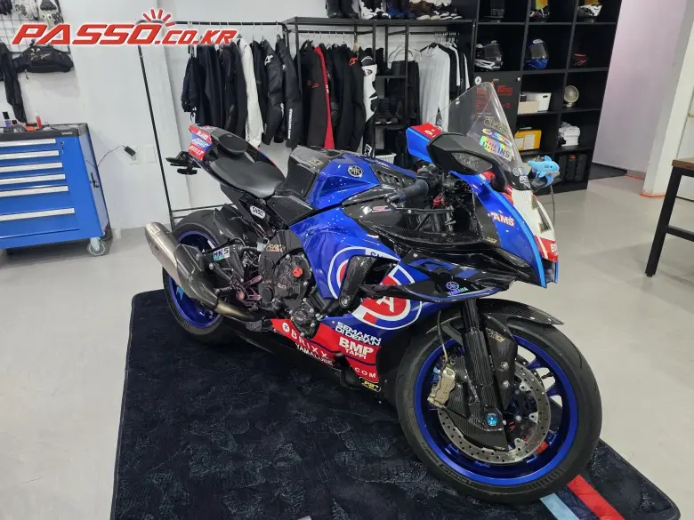 Yamaha YZF R1