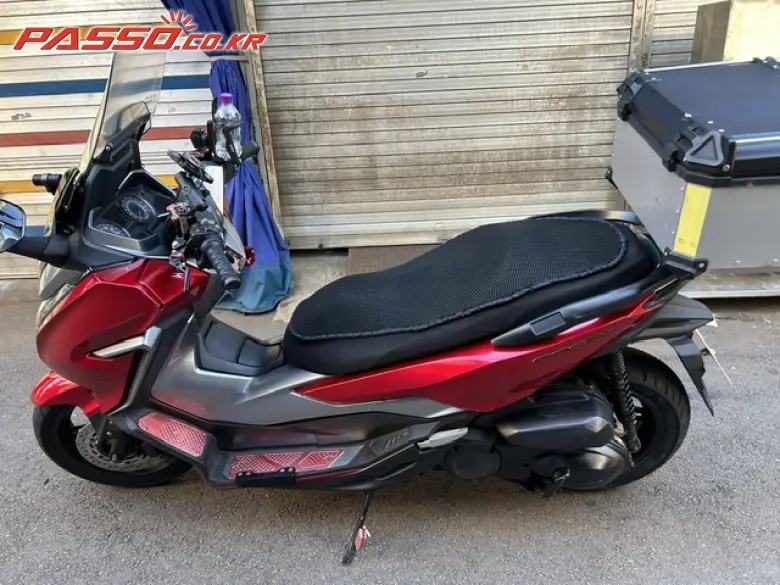 Honda Forza 300