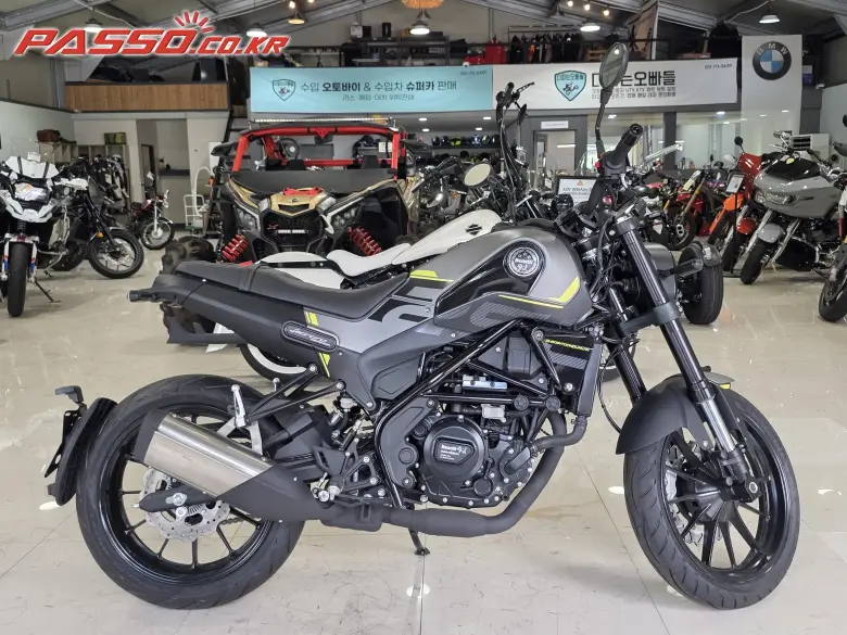 Benelli Leoncino 250