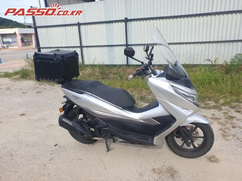 DNA Motors / Daelim UHR 125