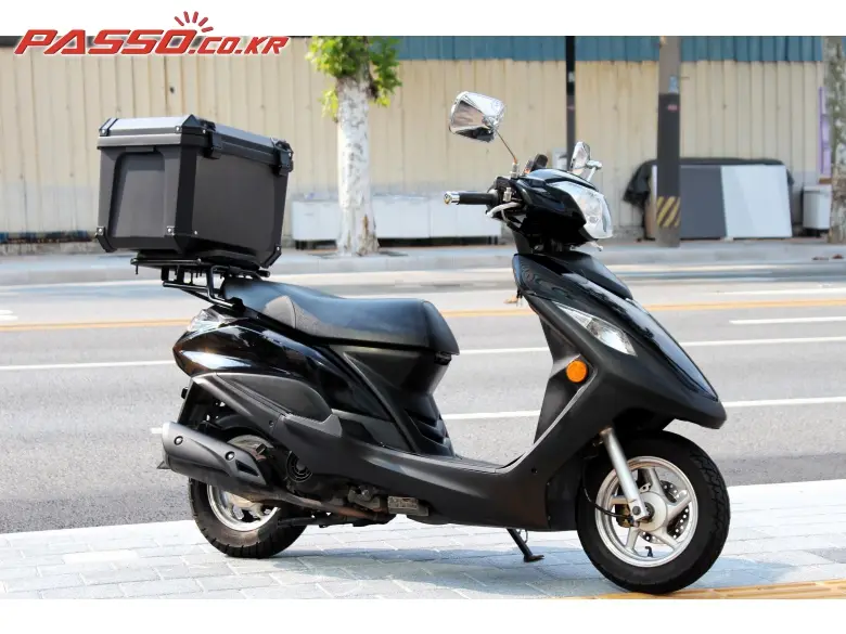 DNA Motors / Daelim VF 100 F