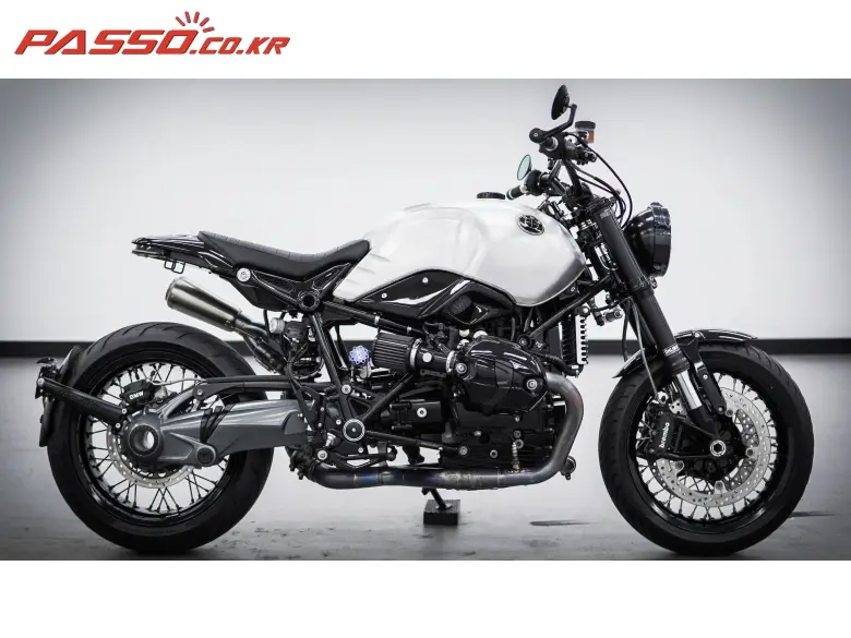 BMW R Nine T