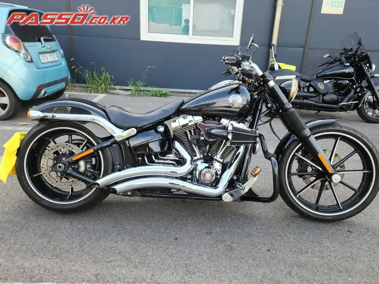 Harley-Davidson Breakout