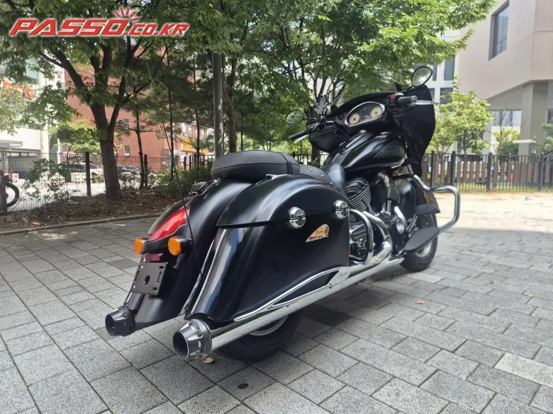 Indian Motorcycle Chieftain Dark Horse