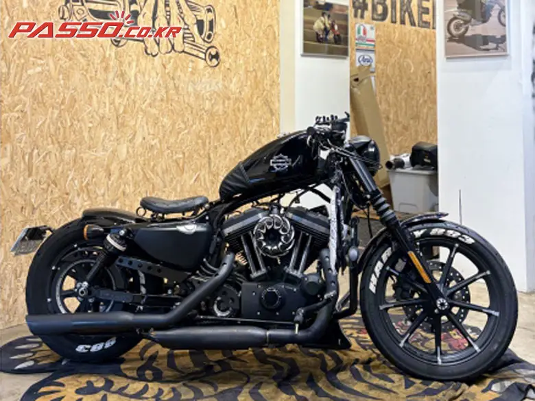 Harley-Davidson 883