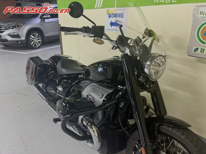 BMW R 18