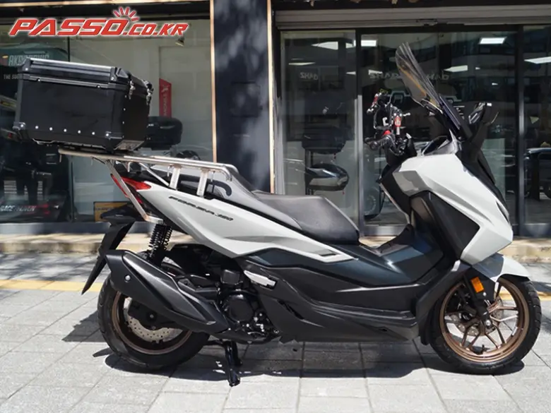 Honda Forza 350
