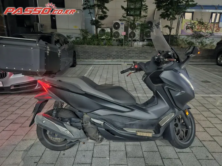Honda Forza 300