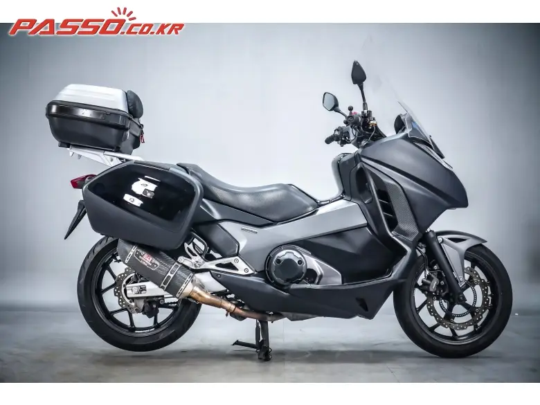 Honda Integra 750