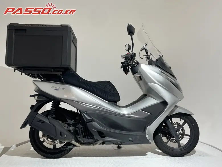 DNA Motors / Daelim UHR 125