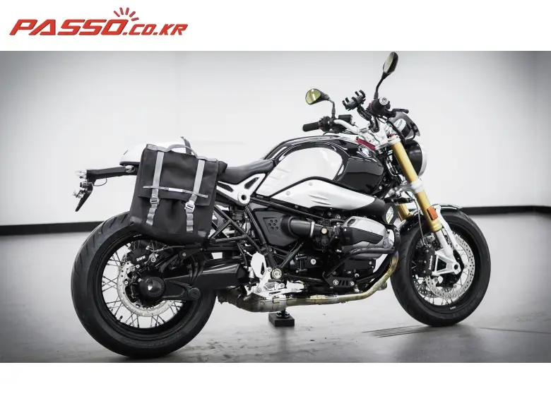 BMW R Nine T