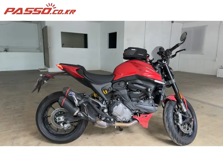 Ducati Monster 937