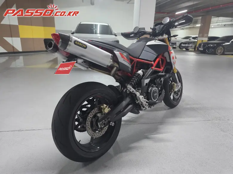 Aprilia Dorsoduro 900