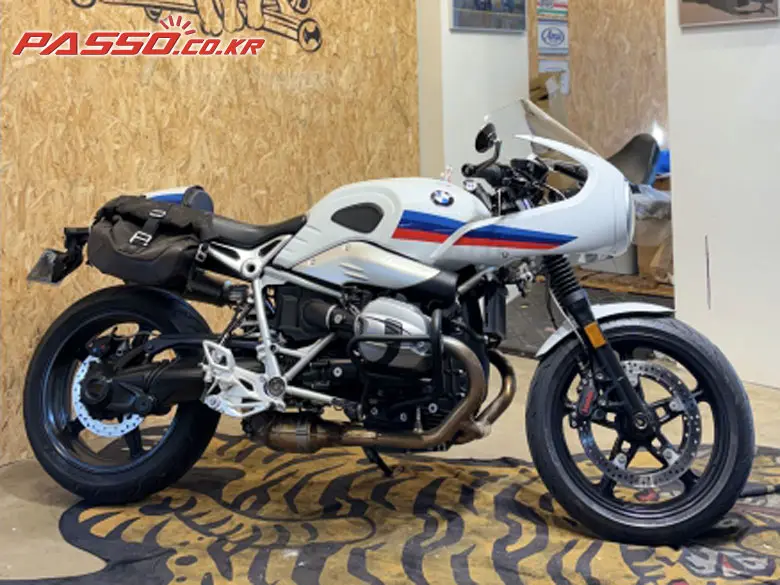 BMW R Nine T Racer