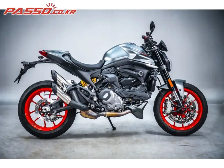 Ducati Monster 937