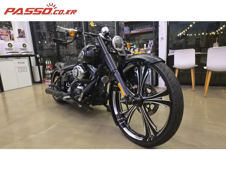 Harley-Davidson Breakout