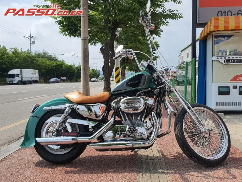 Harley-Davidson 883 Custom