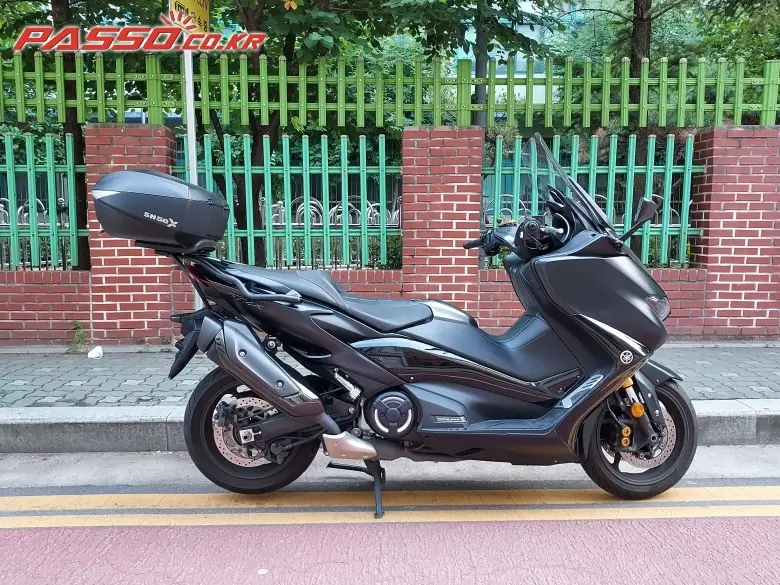 Yamaha TMAX 560