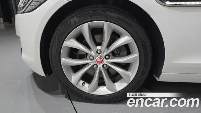 Jaguar XF, 2019