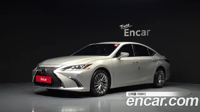 Lexus ES300h, 2018