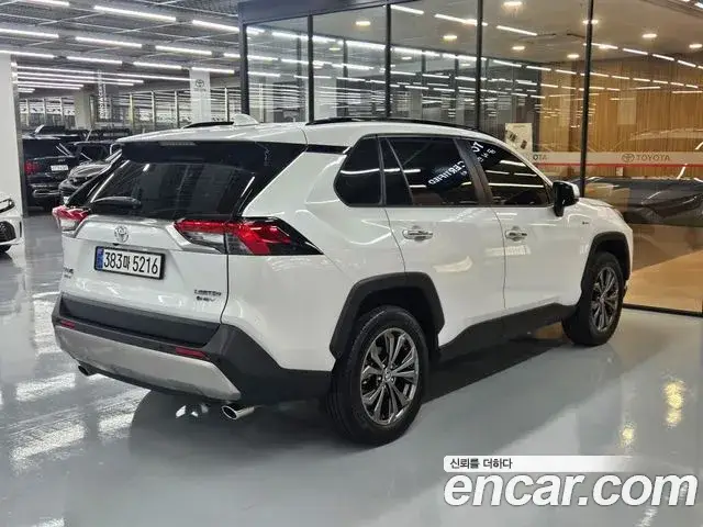 Toyota RAV4, 2025