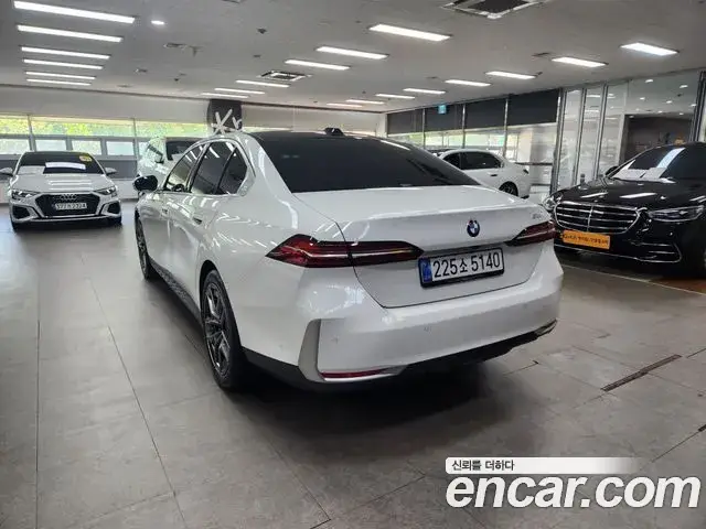 BMW 5 Series, 2025