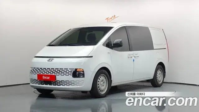 Hyundai Staria, 2023